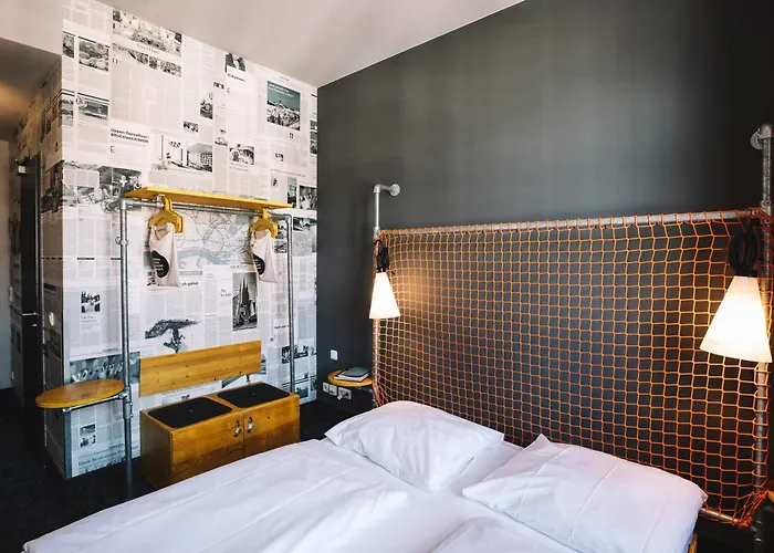 Hotel Superbude St Pauli 3*